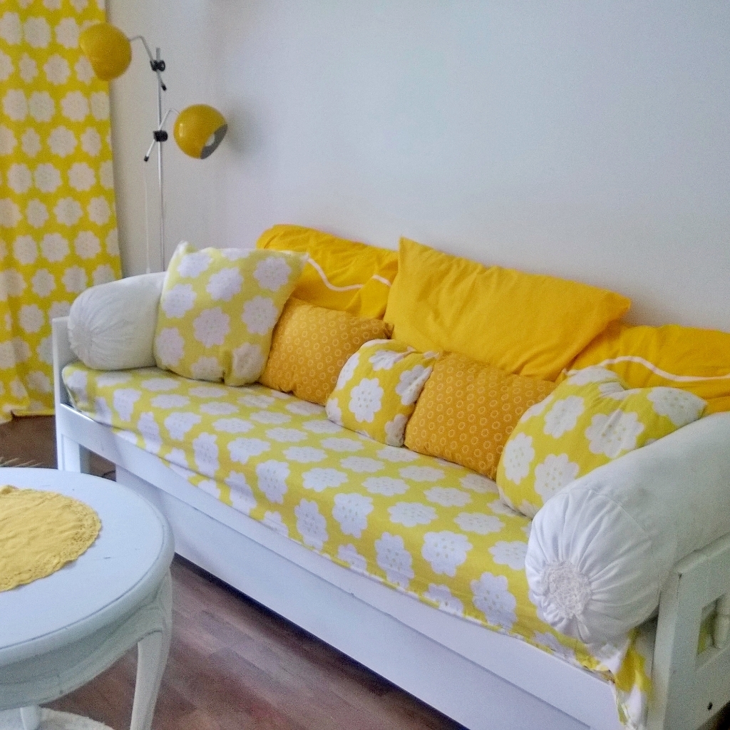 Elluyellow keltainen retro sohva 