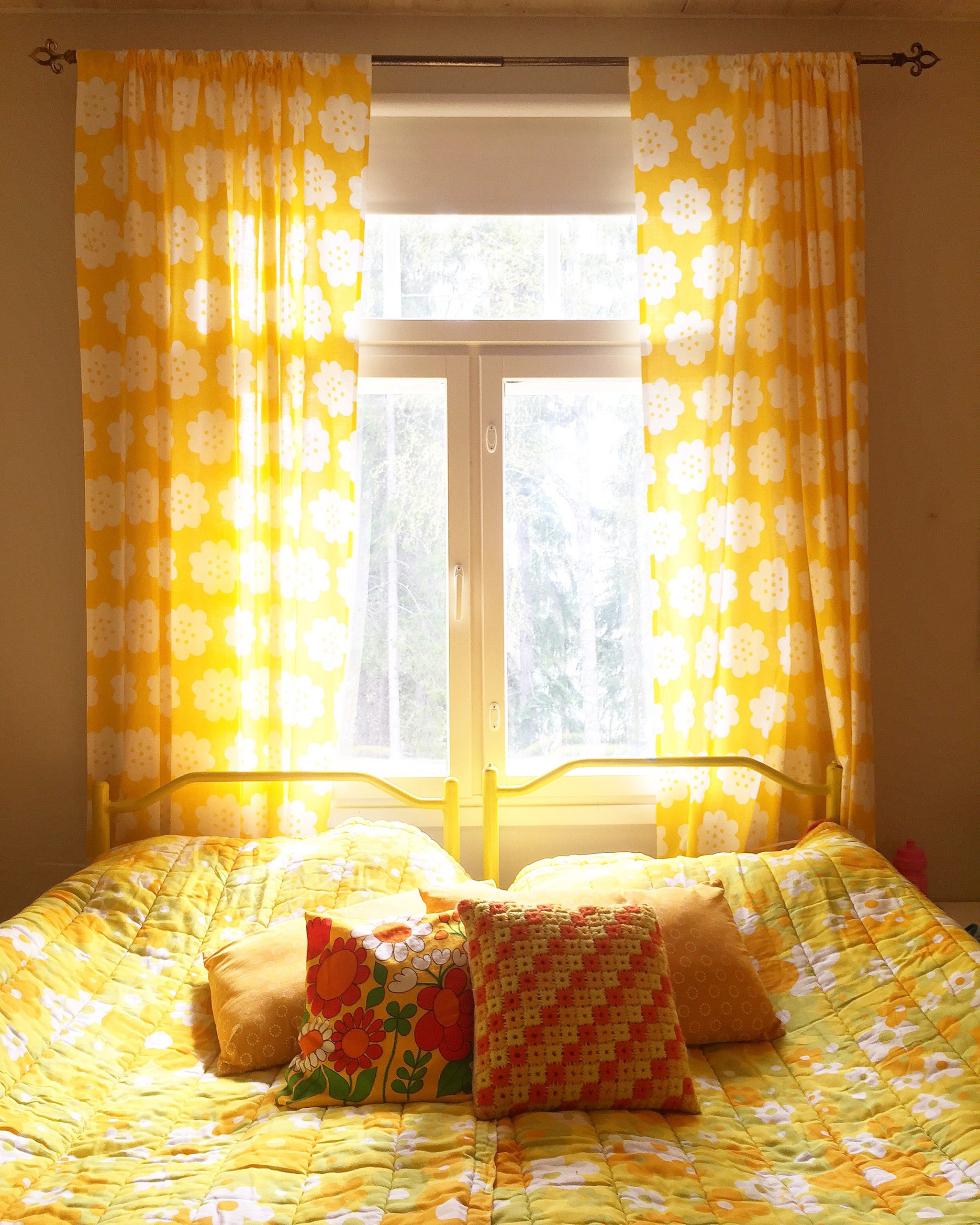 Elluyellow keltainen makuuhuone