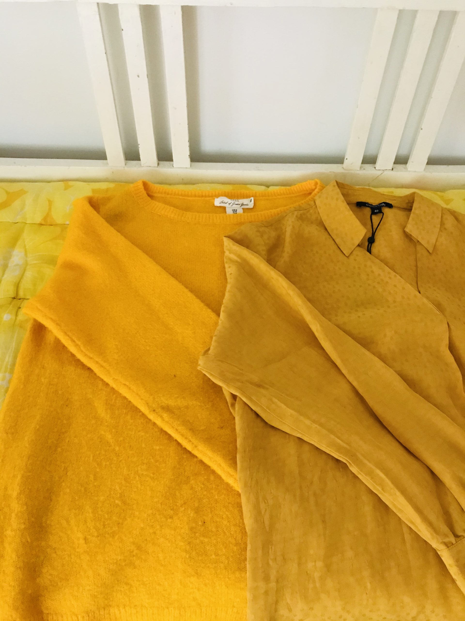 Elluyellow keltaiset kirppislöydöt , paidat