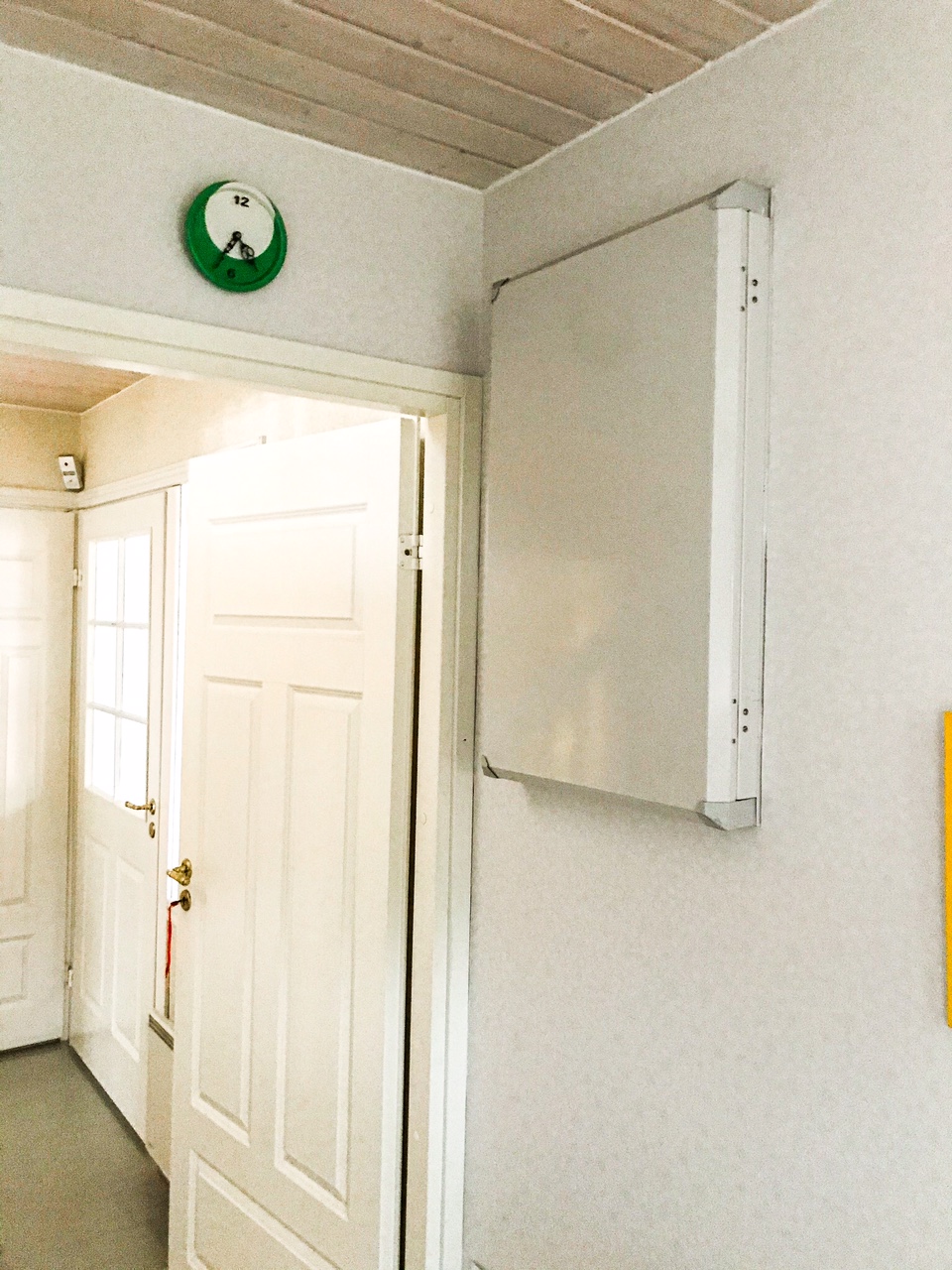 Elluyellow testaamassa Smarter Surfacesin tuotteita