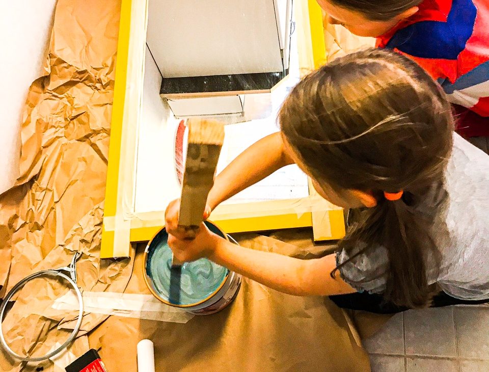 Elluyellow testaamassa Smarter Surfacesin tuotteita