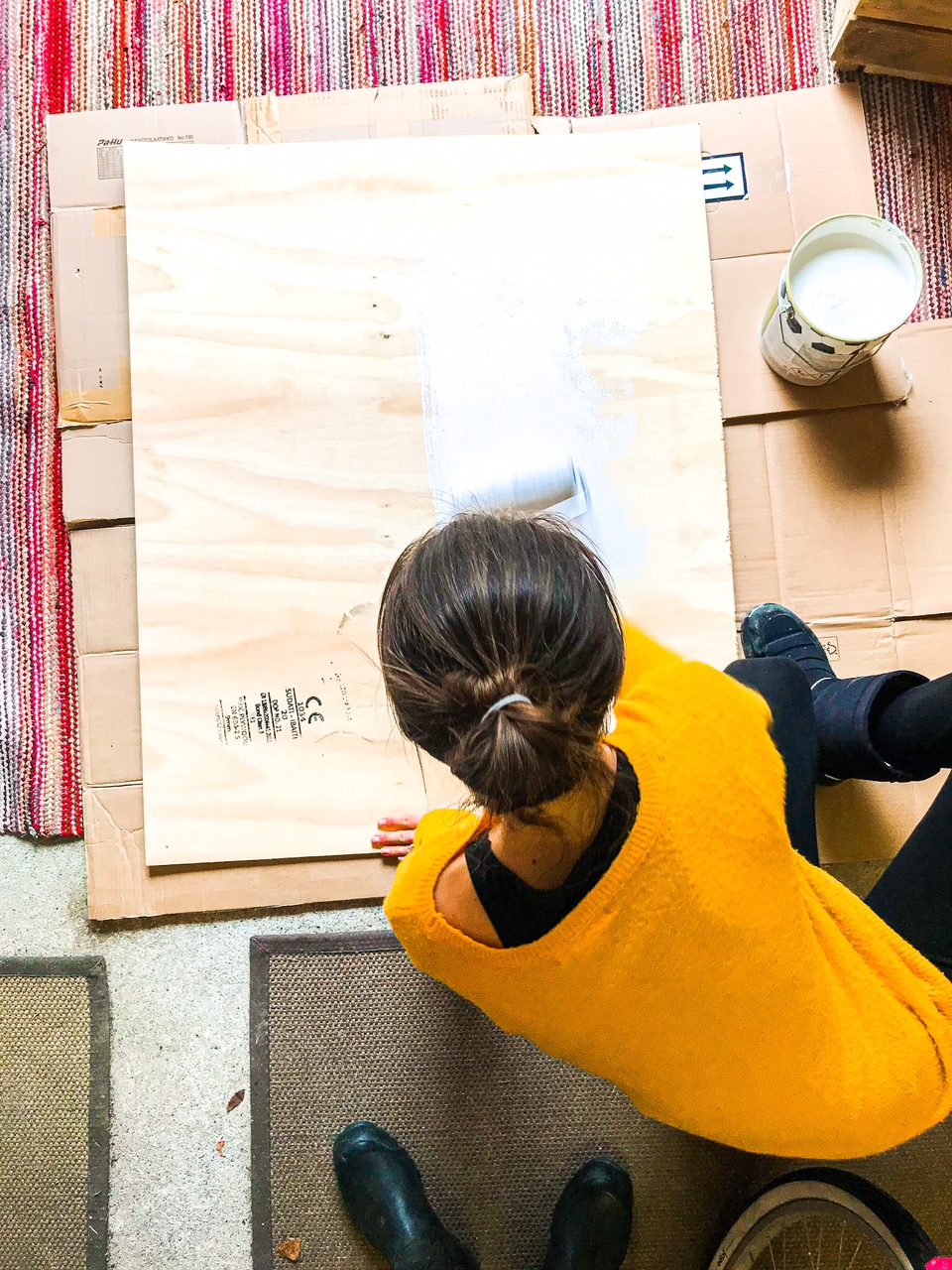 Elluyellow maalamassa