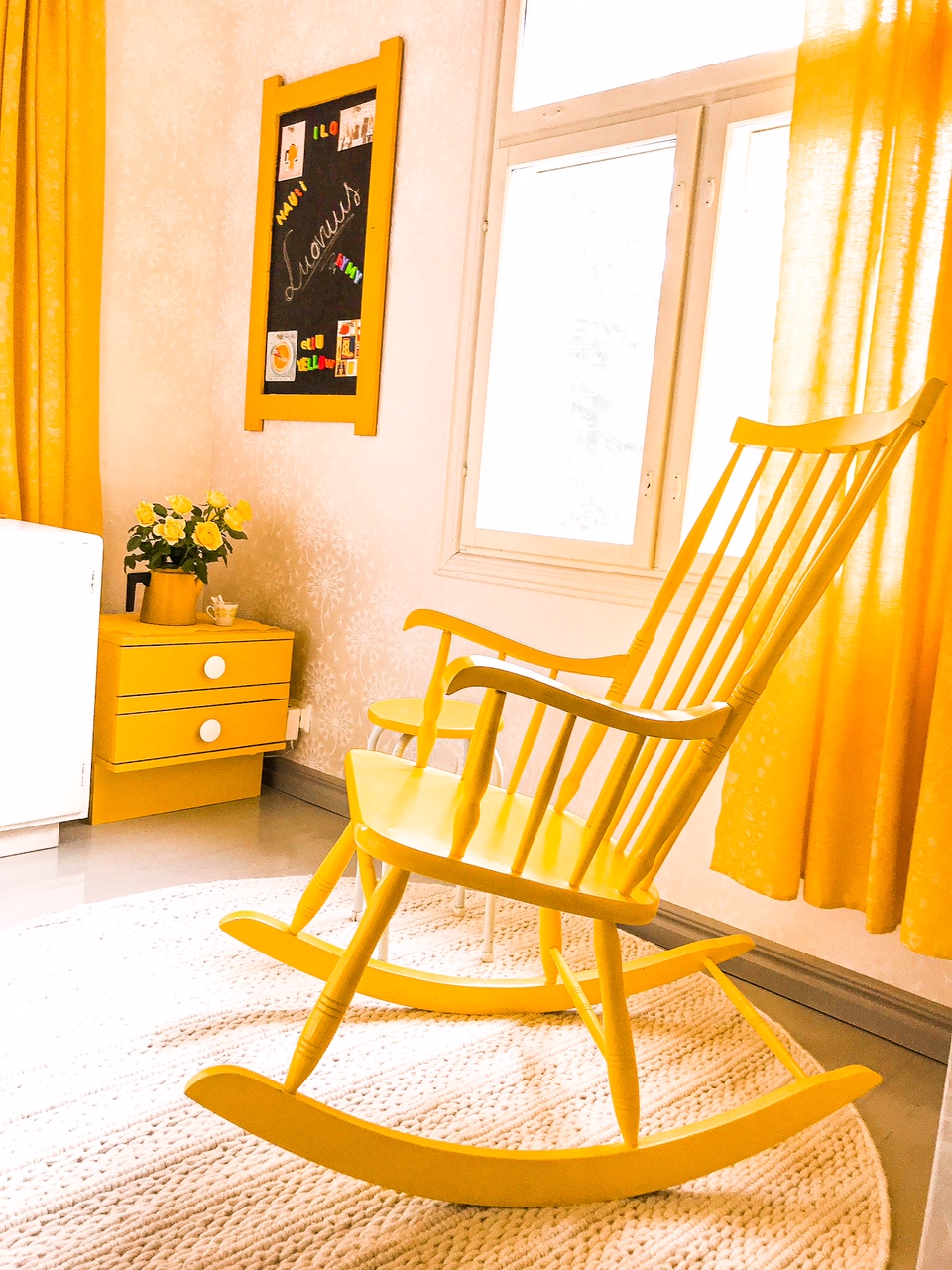 Elluyellow keltainen retrokoti