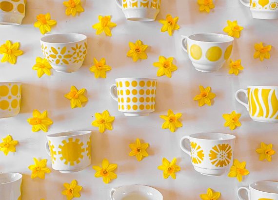 Keltaiset vintagekahvikupit