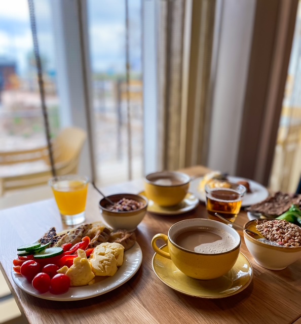 Elluyellow Nallikarissa