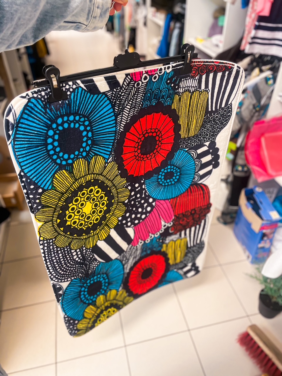 Elluyellow ja kevään kirppislöydöt