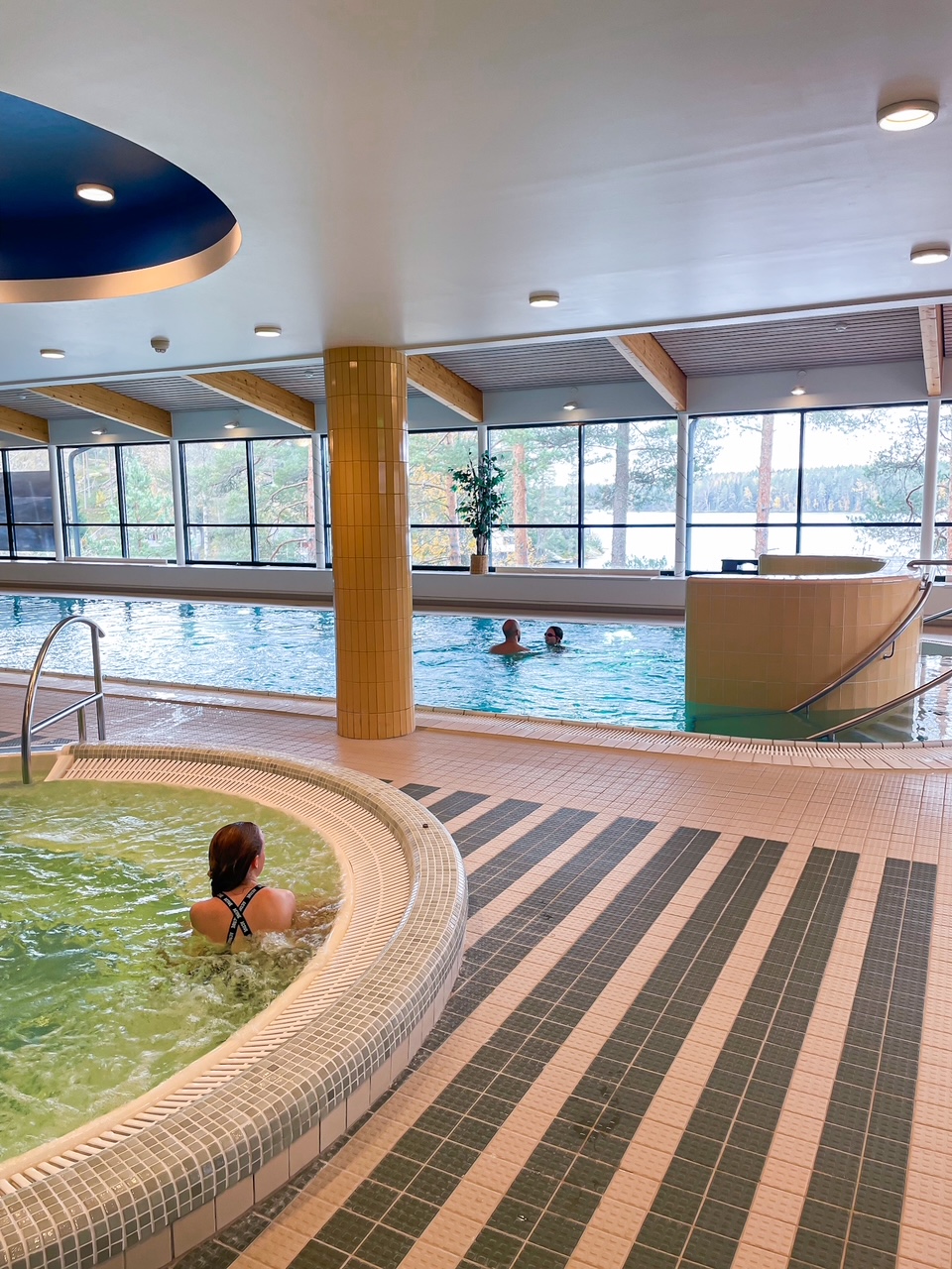 Elluyellow Salon Kurpitsaviikoilla